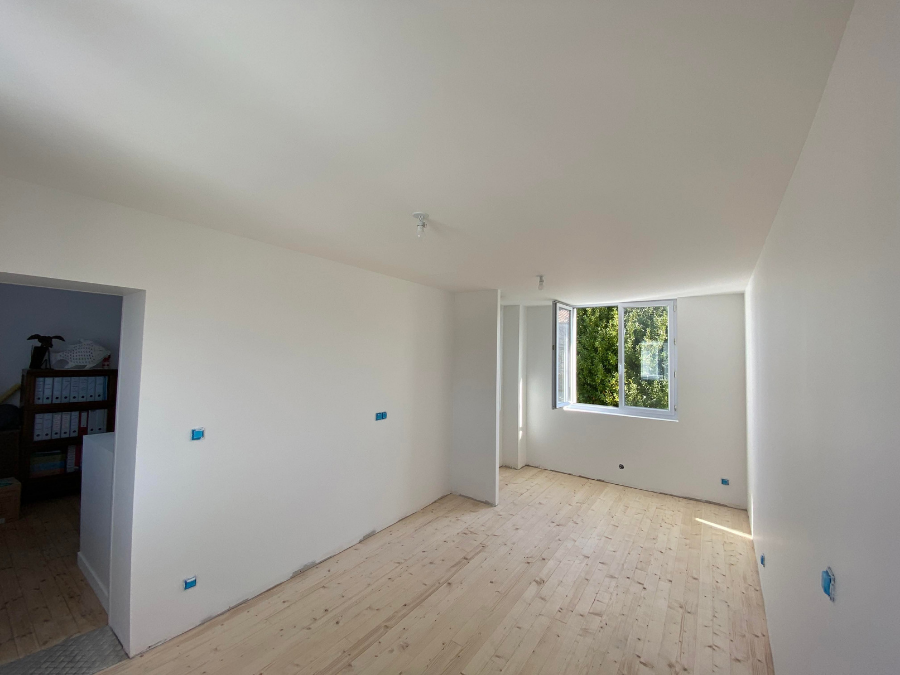 La SRDH votre expert plaquiste et en aménagement intérieur aux Sables d'Olonne et en Vendée.